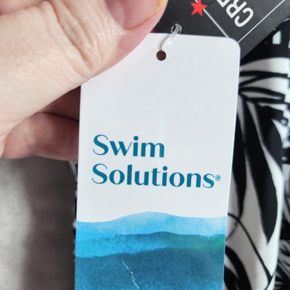 Swim Solutions Womens 10 Black Floral Flyaway Swimdress Tummy Control Resortwear - Picture 4 of 6